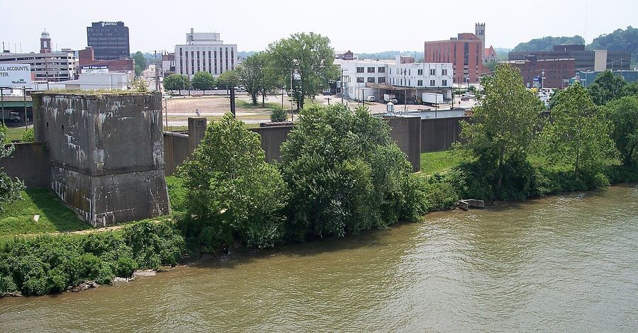 Parkersburg, West Virginia, downstream of the Washington Works plant.