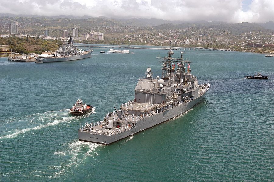 Pearl Harbor, Hawaii (April 15, 2005)- The guided-missile cruiser USS Vincennes (CG 49) heads toward the entrance of Pearl Harbor for a scheduled port visit