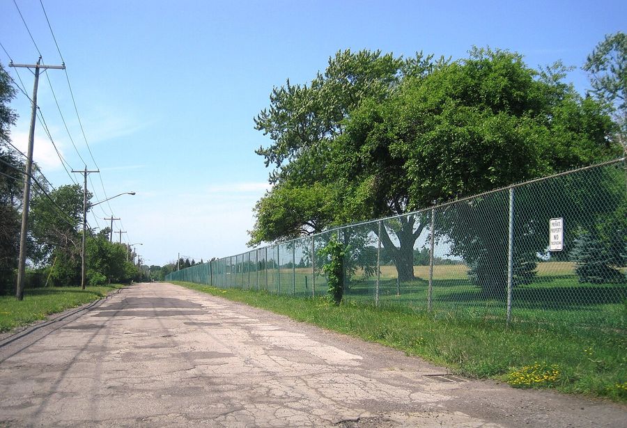 Photo of westbound Frontier Avenue in Niagara Falls, New York showing the southern limits of the Love Canal site