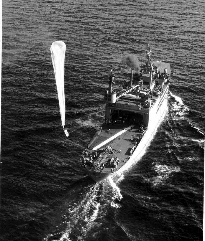 A Skyhook balloon launch. The Air Force later concluded Mantell was chasing one of these.