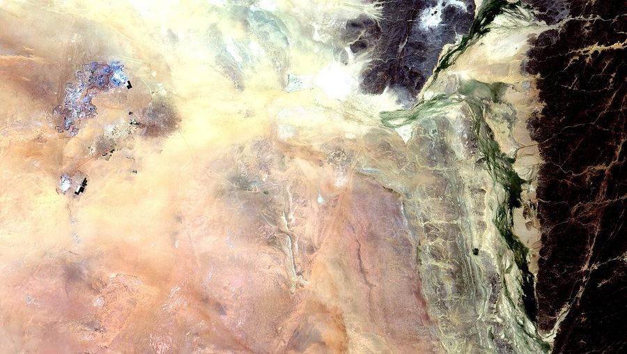 The desert near Arlit, Niger, site of the uranium mines named in the forged documents.